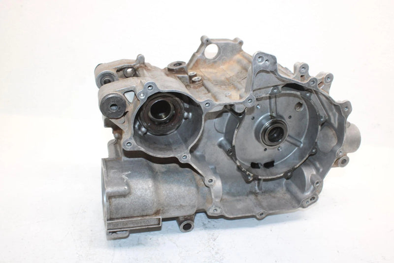 2007 Yamaha  Grizzly 350 2wd Oem Crankcase 5WH-15100-00-00 5WH-15100-09-00 AY28