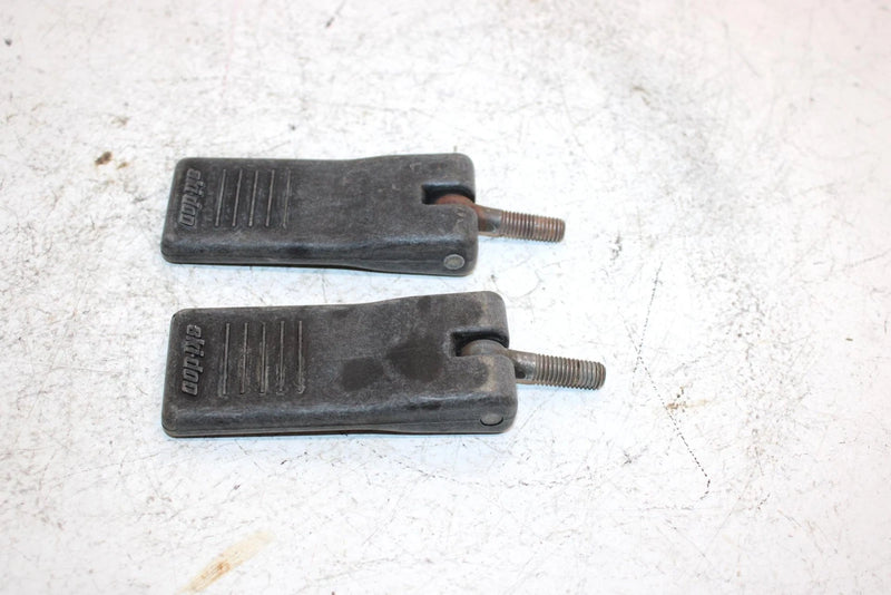 02 Ski-doo Grand Touring 500 Oem Backrest Lock Pair 572038200 SS24