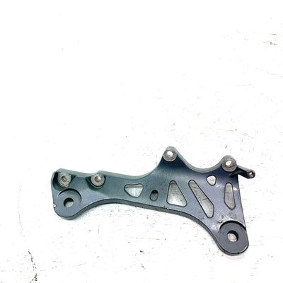 95 Yamaha WaveVenture 700 OEM Left Engine Mount Bracket 6R7-21415-01-00 JY31
