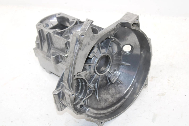 1988 Yamaha Enticer 340 Oem Crankcase Assembly 8G8-15100-02-00 SY130