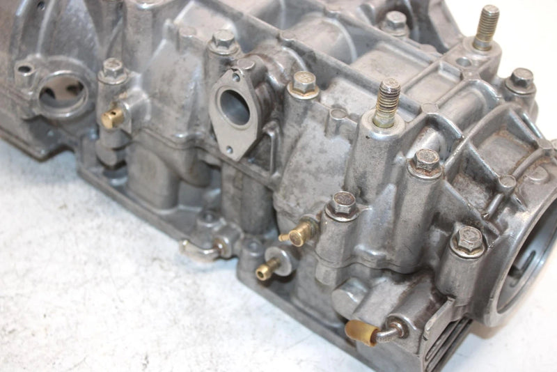 02 Ski-doo Grand Touring 500 Oem Crankcase 420888763 SS24