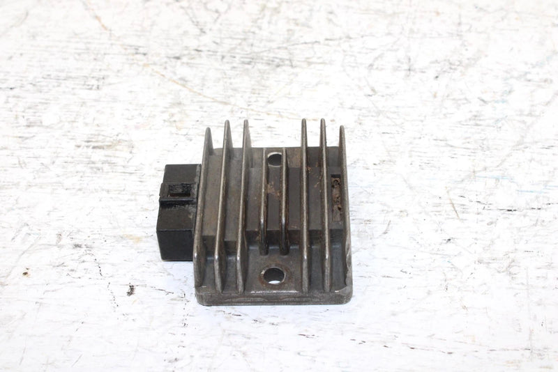 1992 Kawasaki Bayou 220 Oem Voltage Regulator 21066-1052 AK35