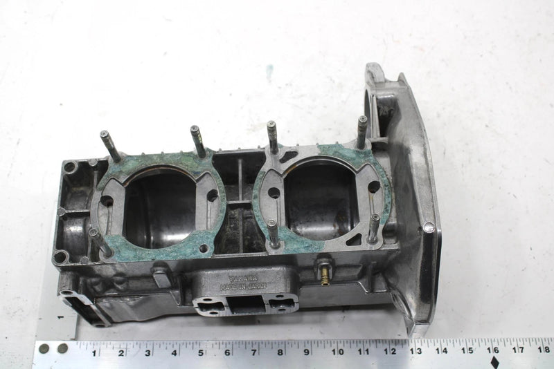 1987 Yamaha Srv Oem Crankcase Assembly 8H8-15109-08-00 SY131