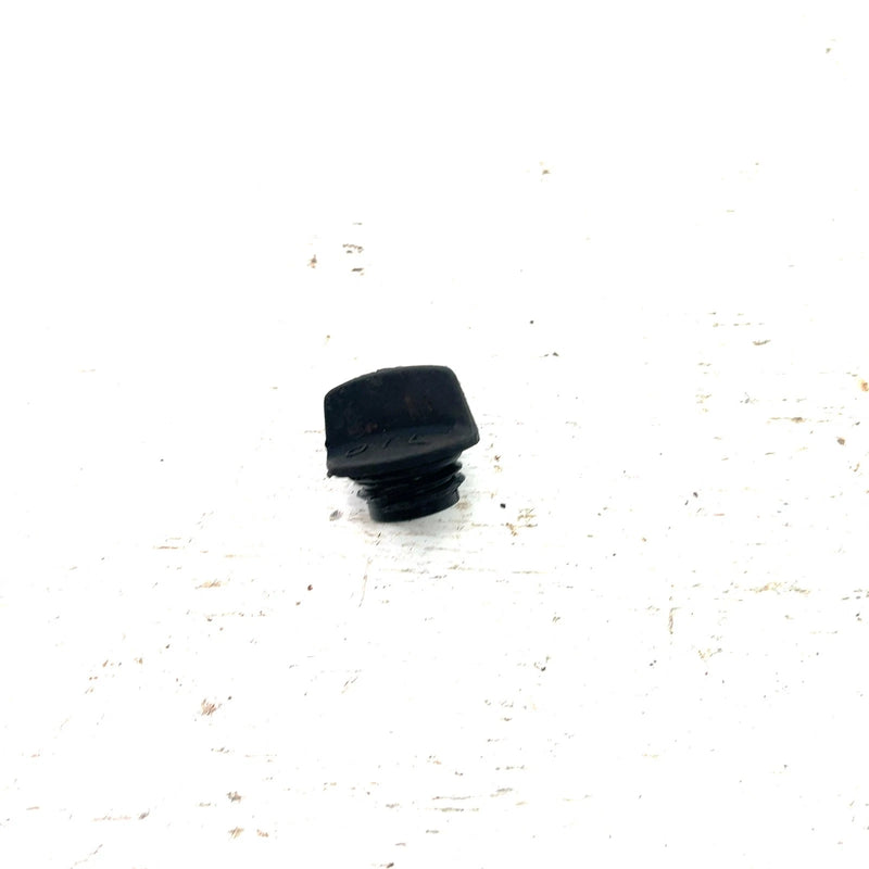 81-86 Honda ATC250R OEM Oil Fill Cap 25611-733-000 AH96