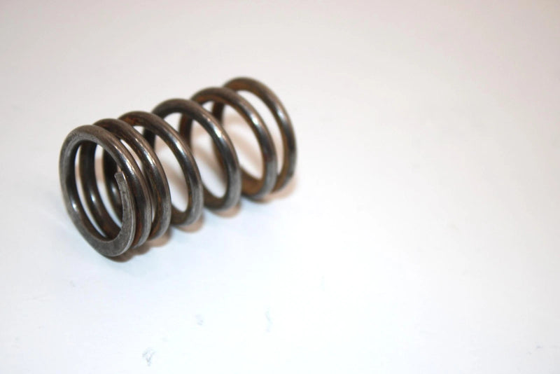 85 Suzuki Quadrunner 250 Lt250ef  Oem Outer Valve Spring 12920-24500 AS14