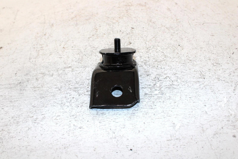 1995 Yamaha Vmax 600 Le Oem Front Lower Right Motor Mount 85L-21417-00-00 SY21