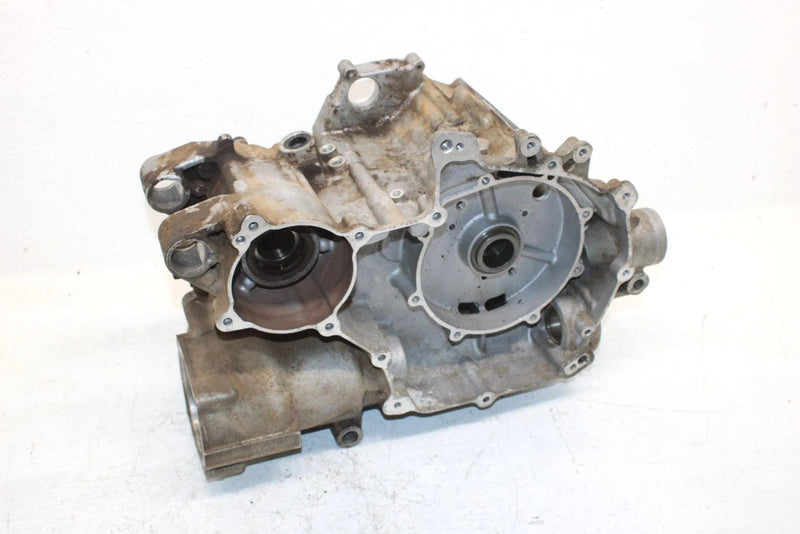 2004 Yamaha  Bruin 350 Oem Crankcase 5UH-15100-00-00 5UH-15100-09-00 AY24