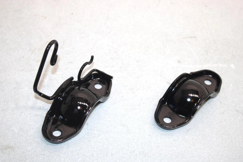 06 Honda Trx 350 Fe A  Oem Steering Post Bearing Holder 53220-HN7-000 AH24