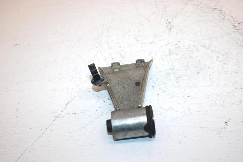 2007 Yamaha  Grizzly 350 2wd Oem Upper Engine Mount 5UH-F1315-01-00 AY28