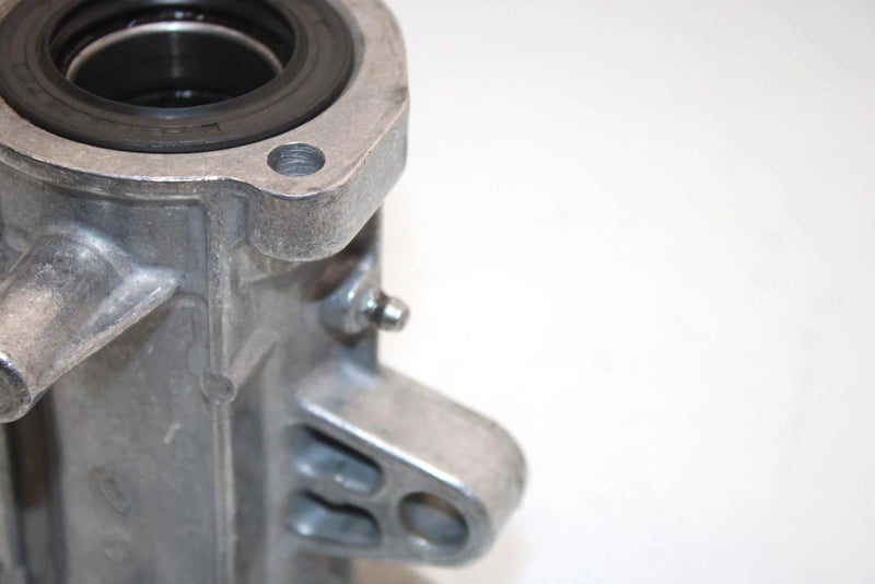 86 Suzuki Lt185 Model F Oem Axle Housing 64720-24402 AS1