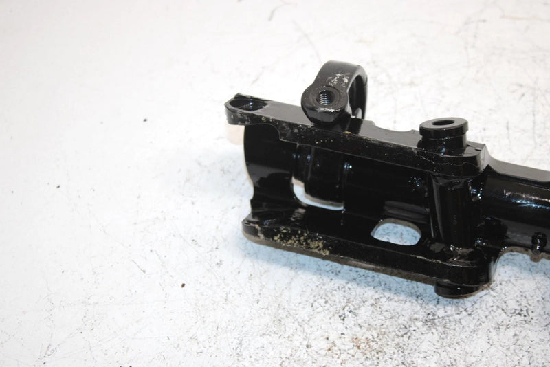 06 Arctic Cat Sabercat 600 Efi Lx Oem Right Steering Knuckle 1703-724 SAS13