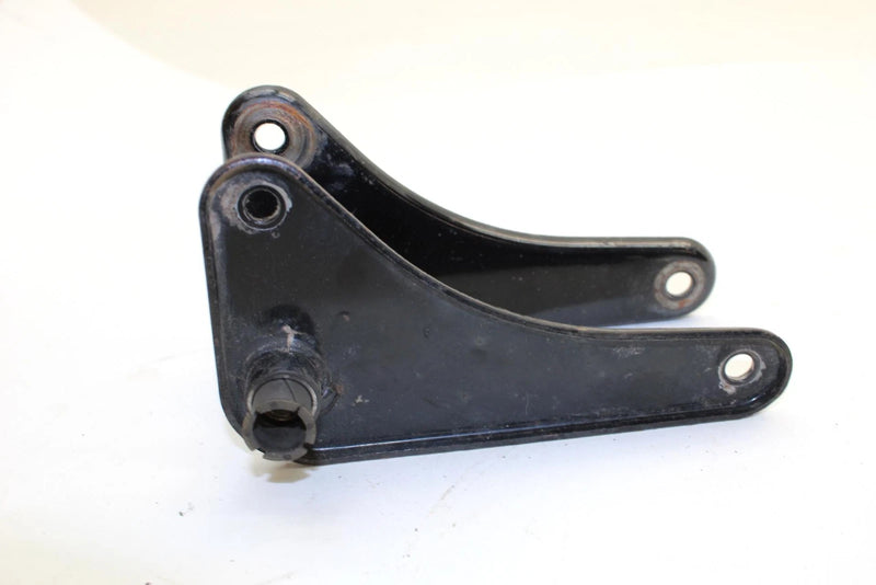 1992 Yamaha Exciter Ii Oem Front Pivot Linkage Bracket 8U7-47464-00-00 SY79
