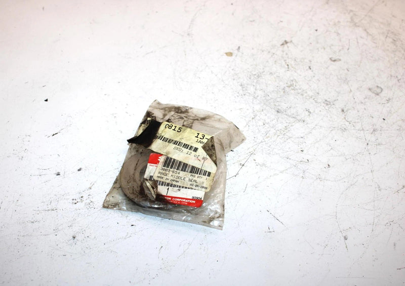 92 Arctic Cat Prowler Oem NOS Middle Seal Race 3003-654 SAS7