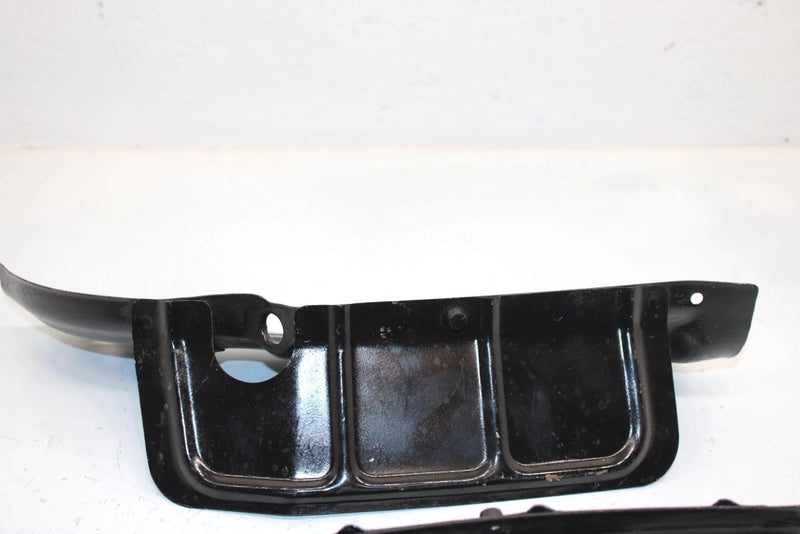 86 Honda Fourtrax  Trx125 A Oem Inner Fender Splash Guard Set 61862-VM6-000 AH7