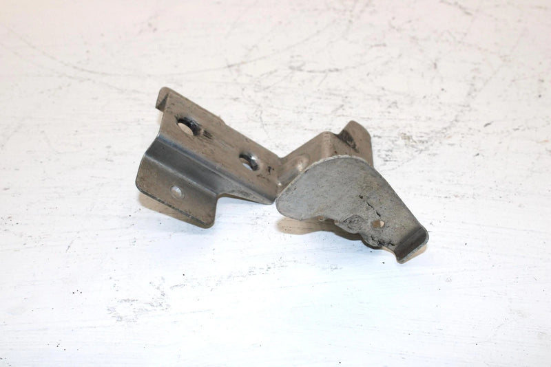 2006 Polaris 600 Fusion Oem Oil Bottle Lower Bracket 5249094 SP31