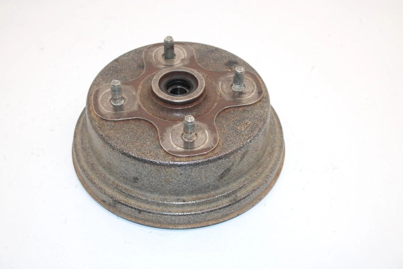 96 Yamaha  Timberwolf 250 2wd Oem Front Wheel Hub 3HN-25111-10-00 AY45
