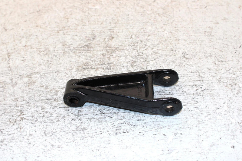 91 Yamaha Exciter Ii 570 Liquid Oem Front Lower Spindle Arm 8M6-2382F-00-00 SY24