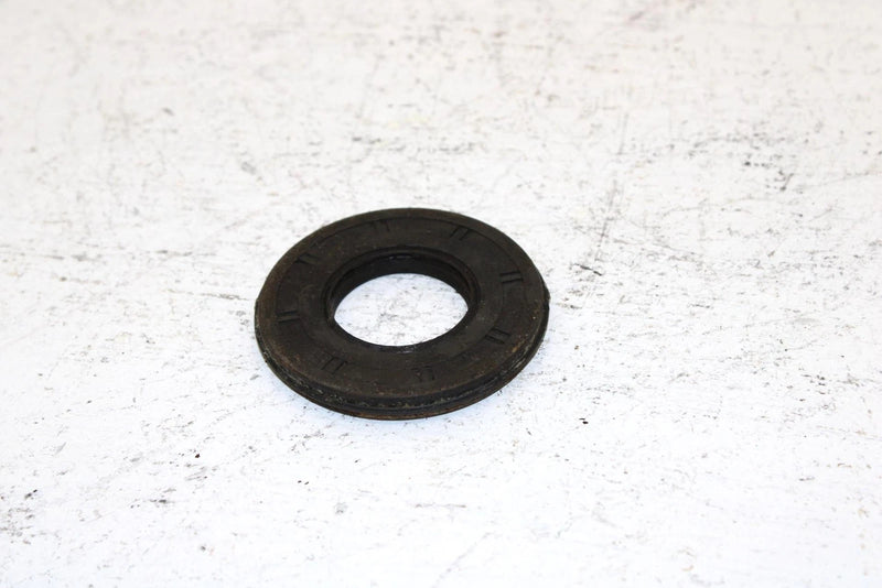 1997 Polaris 500 Indy Oem Crankcase Oil Seal Pair  3085200 SP15