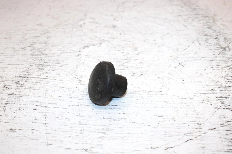 1996 Ski-doo Touring Sle 500 Oem Spindle Cap 572079100 SS12