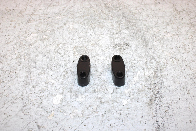 1998 Suzuki Quadrunner 250 Oem Handlebar Clamp Pair 56211-27200-291 AS13