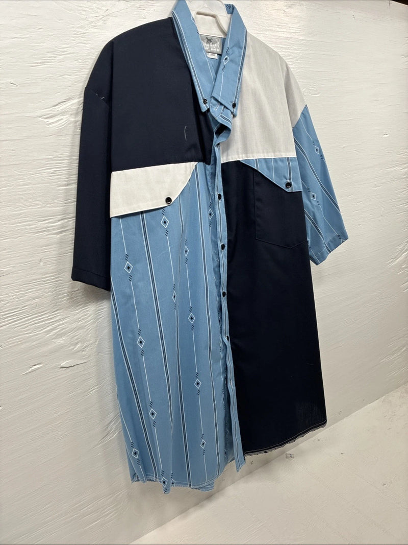 New Men’s Cowboy Threads Blue White design Short Sleeve Button Up Large Q-73