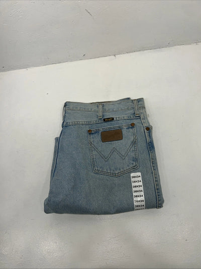 New Men’s Wrangler Light Wash Original Fit Denim Jeans. 38x34 Q-12
