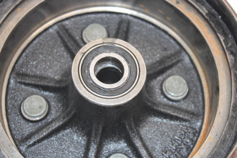 96 Yamaha  Timberwolf 250 2wd Oem Front Wheel Hub 3HN-25111-10-00 AY45