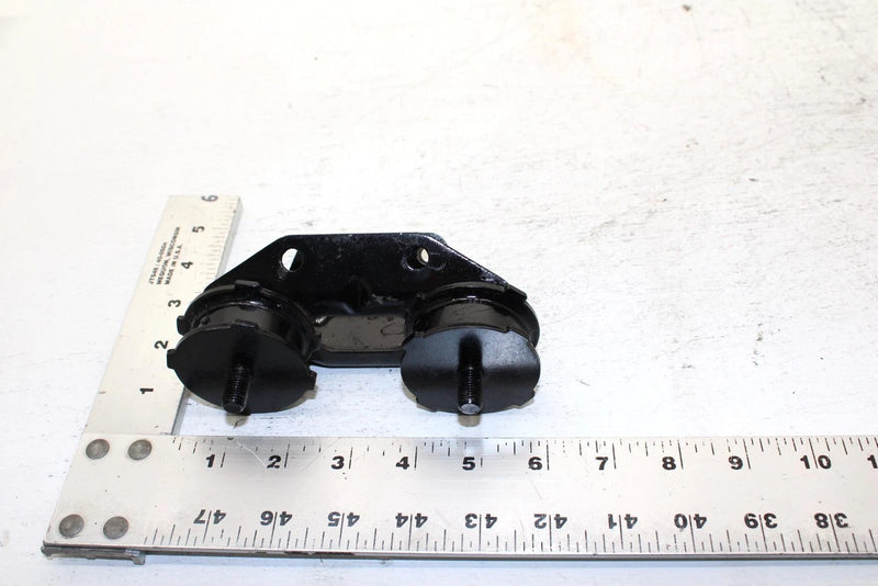 87 Yamaha Exciter 570 L/c Oem Rear Upper Motor Mount 82M-21425-00-00 SY18