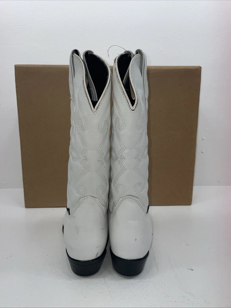 New Women’s White Capezio Cowboy Boots. L 357 8 M. 16-12