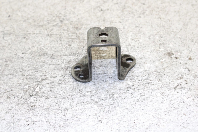 99 Yamaha Vmax 600 Sx Oem Front Uppern Mount Bracket Pair 8CH-21415-00-00 SY5