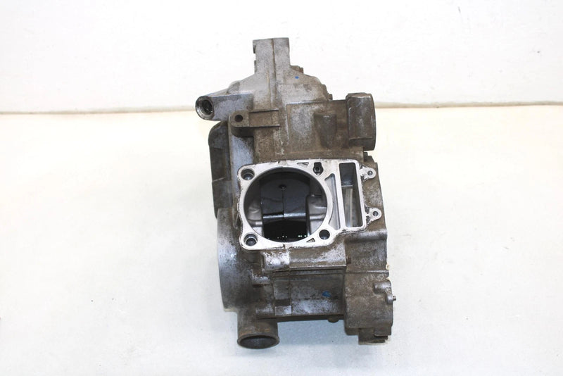 02 Polaris Magnum 325 4x4 Oem Crankcase 3087115 3087124 AP123