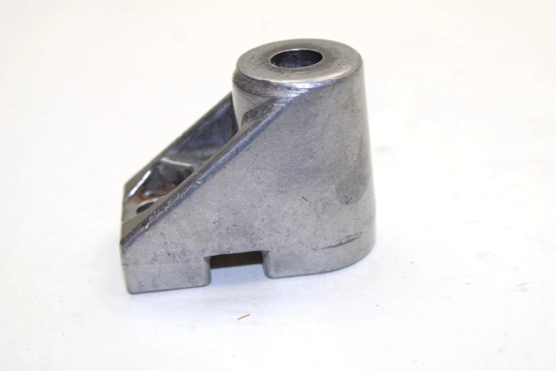 1996 Yamaha Vmax 600 Xt Oem Idler Wheel Mount Bracket 8CM-47419-20-00 Q2643