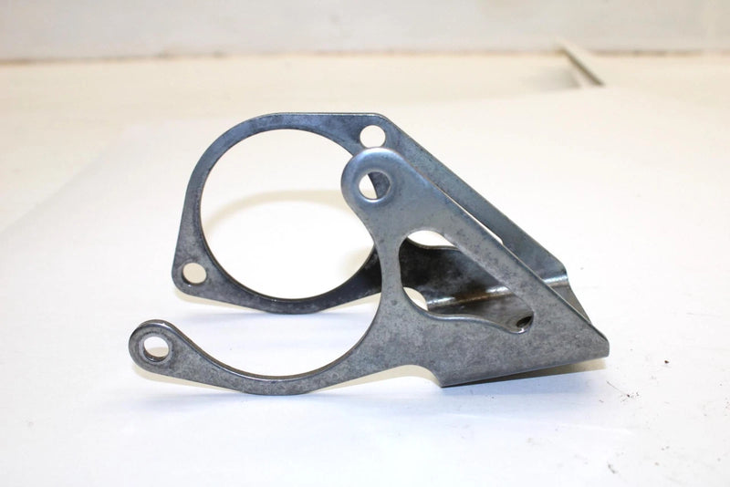 94 Yamaha Vmax 600 Oem Front Upper Right Motor Mount 8AB-21416-01-00 Q1552