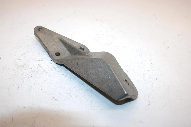 00 Arctic Cat Zr 600 Oem Front Right Engine Mounting Bracket 0708-102 Q2819