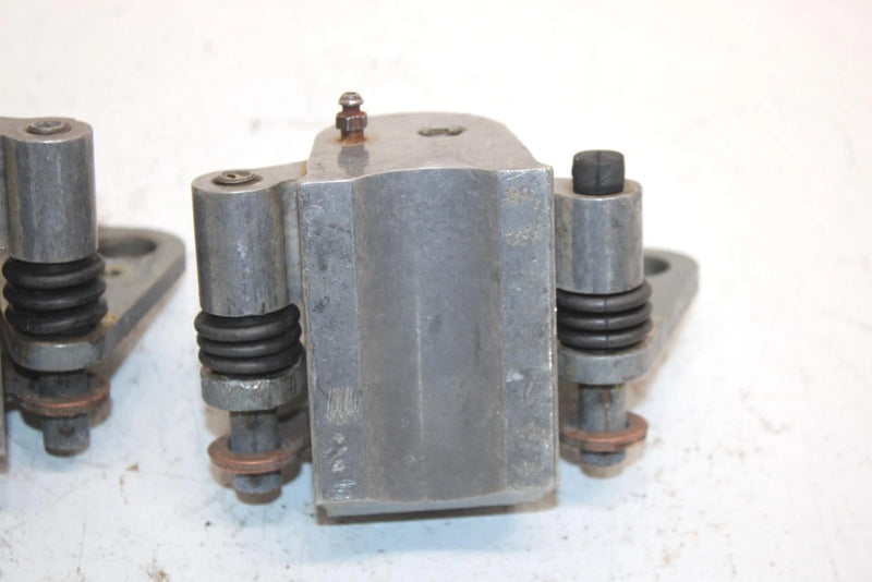 2001 Polaris Sportsman 500 Ho Oem Front Brake Caliper Set 1910682 1910681 Q5399