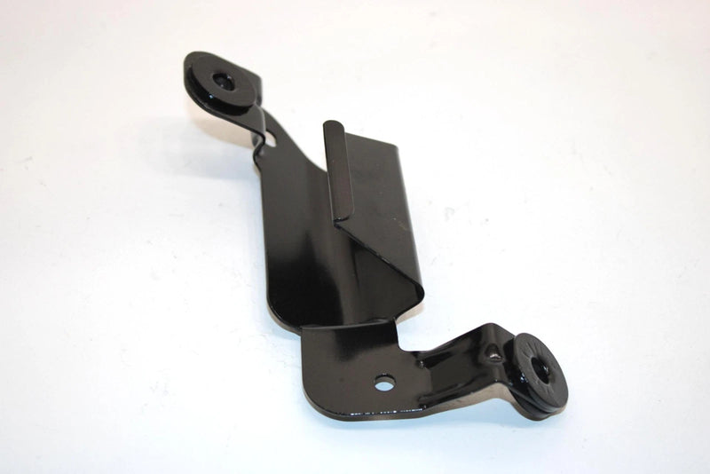 92 Suzuki Quadrunner 230 Lt230e  Oem Side Panel Bracket 63113-35B01 AS2