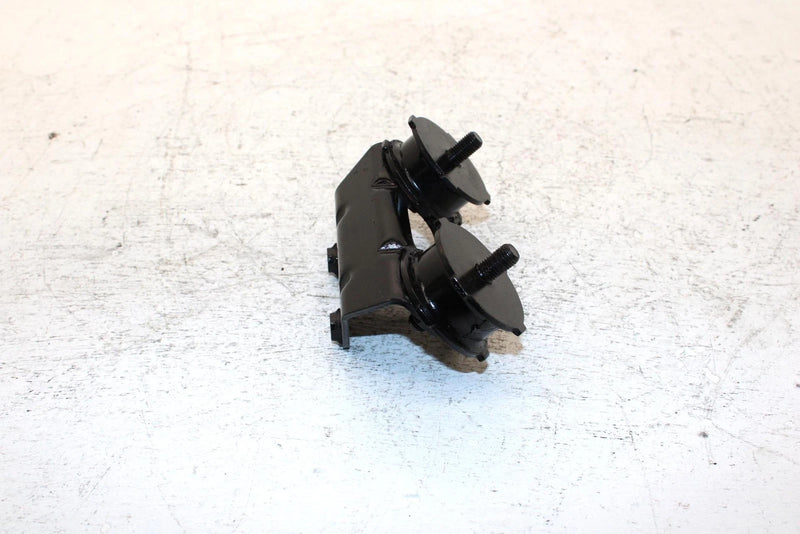 87 Yamaha Exciter 570 L/c Oem Rear Upper Motor Mount 82M-21425-00-00 SY18