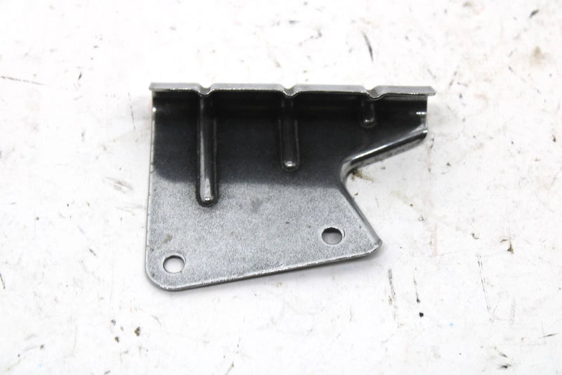 1987 Yamaha Srv Oem Upper Steering Gate Bracket 8K4-23886-00-00 SY131