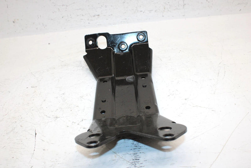 1989 Yamaha Inviter Oem Engine Mount Bracket 83M-21411-00-00 SY17