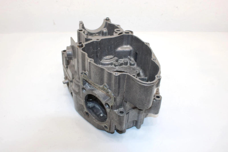 86 Yamaha  Moto 4 Yfm200dxs Oem Crankcase 1NU-15100-00-00 AY2