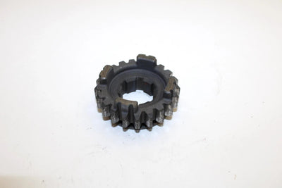 Suzuki OEM 5th Driven 21T Gear 24351-18a02 Q2139