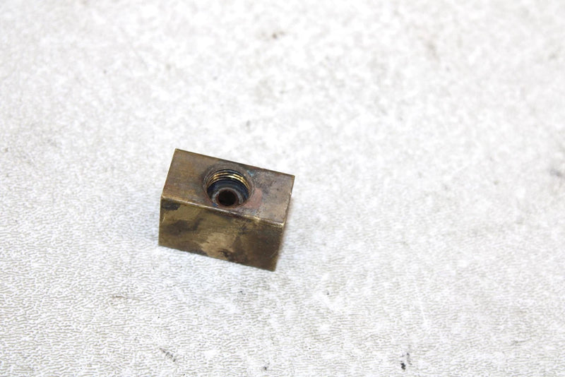 92 Polaris Trail Boss 4x4 Oem Brake T Fitting Splitter 7052044 Q1757