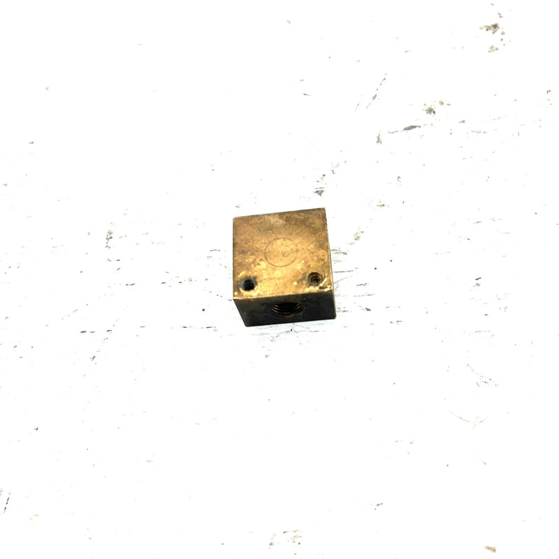 96-99 Polaris Xplorer 300 OEM Brake Tee Fitting 7052103 AP237