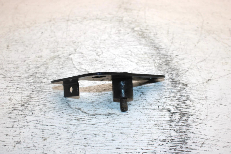 97 Yamaha Venture Oem Front Lower Right Mount W/Dampner 87F-21418-00-00 SY15