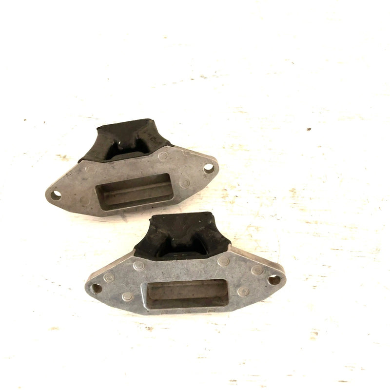 01-05 Yamaha WaveRunner XLT1200 OEM Engine Mount Pair 68N-44517-00-00 JY30