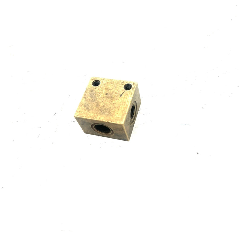 99-00 Polaris Xplorer 400 4X4 OEM Brake Cross Fitting 7052194 AP240