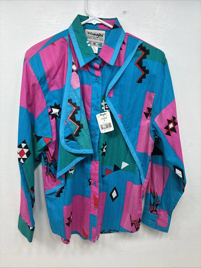 New Women’s Wrangler Multicolor Design Long Sleeve Button Up Medium MM-119