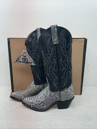 New Women’s Gray Snake Skin Capezio Cowboy Boots. L 425 5 M. 2-152