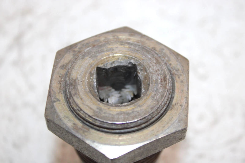 2002 Polaris Magnum 325 Oem Left Swingarm Pivot Bolt 5131864 AP151