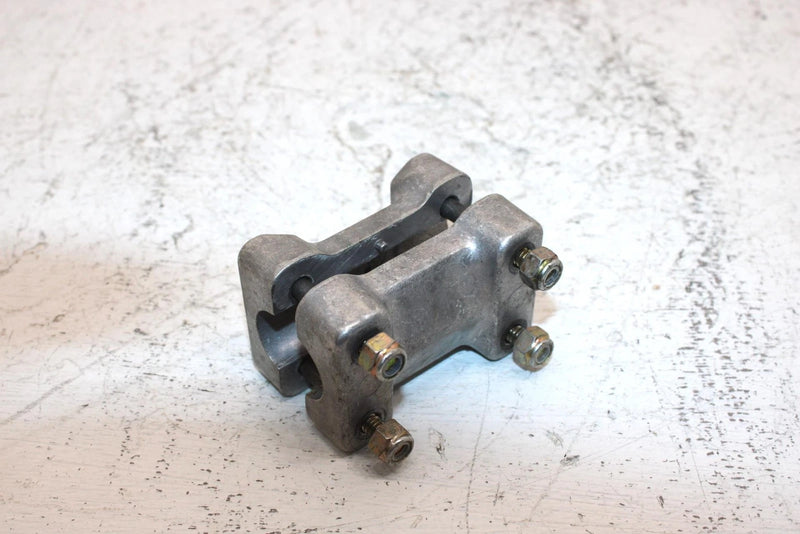 2006 Polaris Sportsman 500 Oem Handlebar Clamp W/Bolts 5631973 AP183